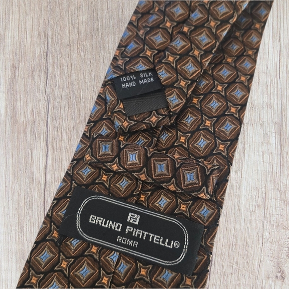 Bruno Piattelli Roma‎ Neck Tie 100% Silk Geometric Medalion Squares - Picture 1 of 5